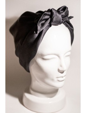 HER - Silk Mulberry Head Scarve Black 80x80 cm – Šatka zo 100%-ného hodvábu