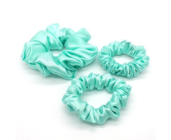Scrunchie by Terrie – Handmade Saténová gumička na kučeravé vlasy mintovo - zelená