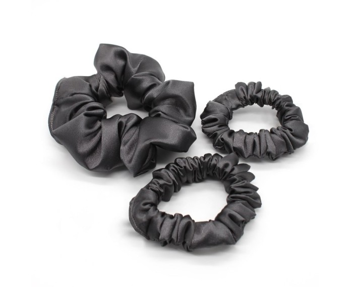 Scrunchie by Terrie – Handmade Saténová gumička na kučeravé vlasy - antracitová