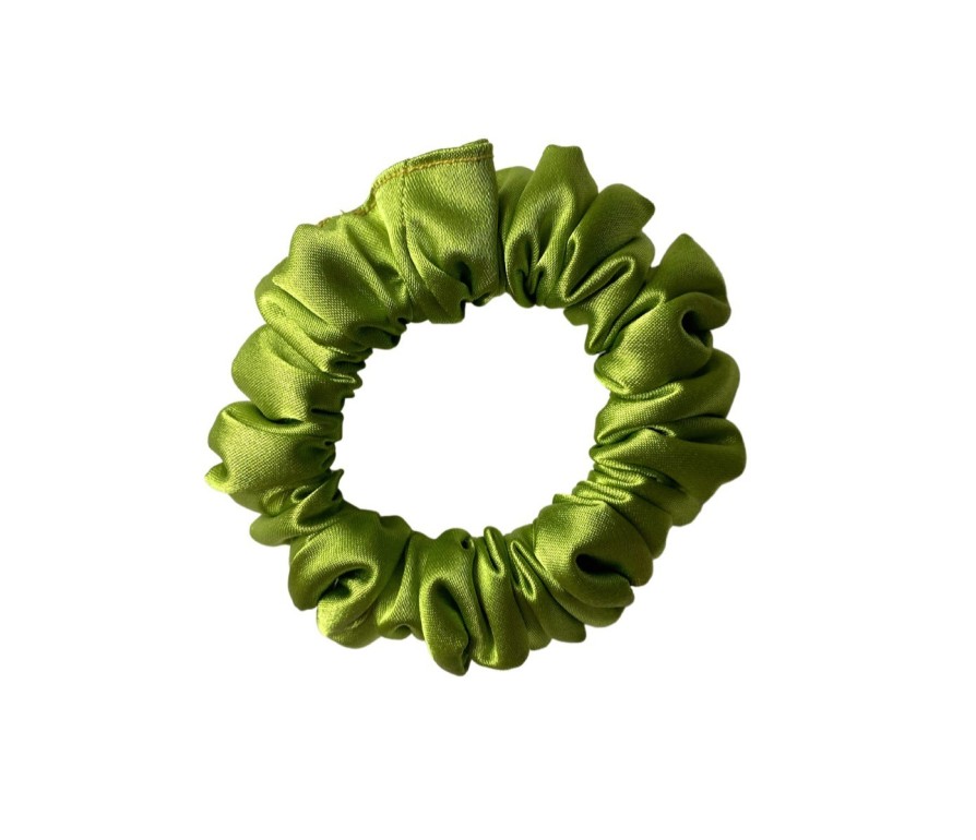 Scrunchie by Terrie – Handmade Saténová gumička na kučeravé vlasy - jabĺčková